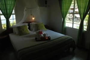 Kokogrove Chalets, Anse Royale