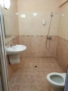 La Piazza Family - 6