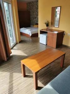 La Piazza Family - 4