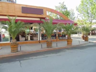 La Piazza Family - 7