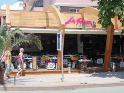 La Piazza Family - 9