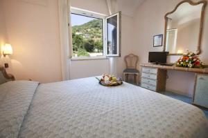 President Terme, Ischia Town