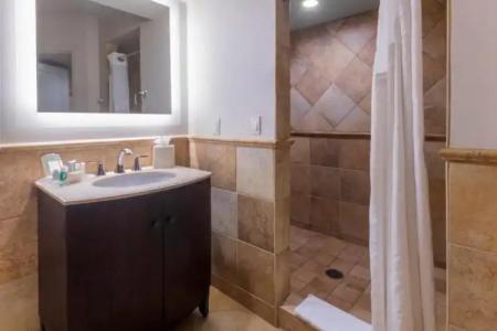 Holiday Inn & Suites PHOENIX AIRPORT NORTH by IHG - 82