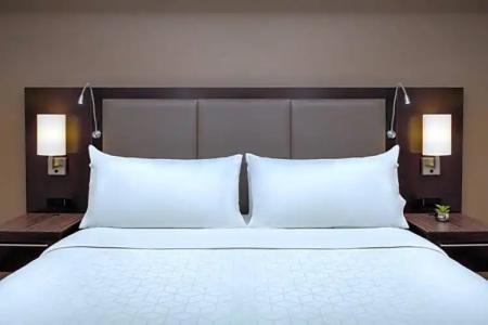 Holiday Inn & Suites PHOENIX AIRPORT NORTH by IHG - 45