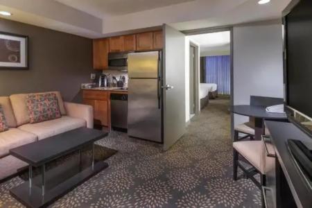 Holiday Inn & Suites PHOENIX AIRPORT NORTH by IHG - 40