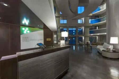 Holiday Inn & Suites PHOENIX AIRPORT NORTH by IHG - 1