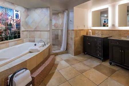 Holiday Inn & Suites PHOENIX AIRPORT NORTH by IHG - 60