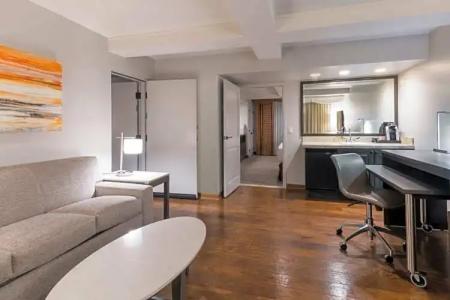 Holiday Inn & Suites PHOENIX AIRPORT NORTH by IHG - 61