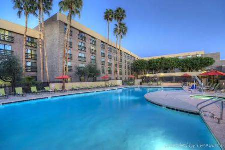 DoubleTree by Hilton Phoenix North - 15