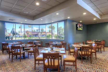 DoubleTree by Hilton Phoenix North - 29