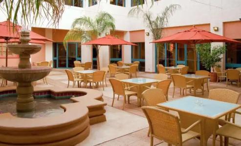 Hilton Phoenix Airport - 33