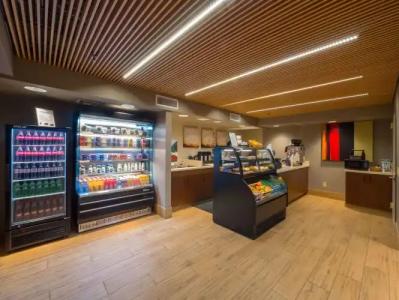 Hilton Phoenix Airport - 13