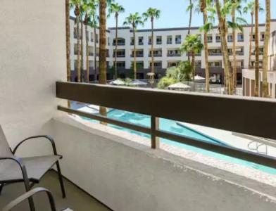 Hilton Phoenix Airport - 57