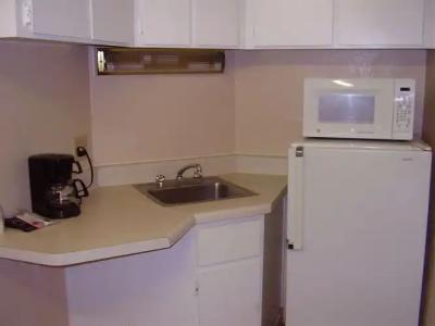 Vacation Inn Phoenix - 17