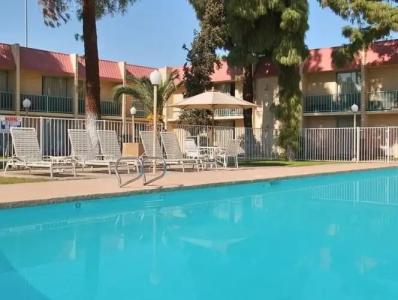 Vacation Inn Phoenix - 13