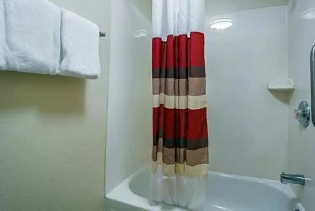 Red Roof Plus+ Phoenix West - 83