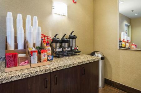 Red Roof Plus+ Phoenix West - 16