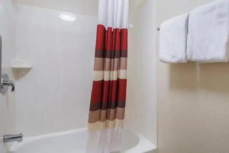 Red Roof Plus+ Phoenix West - 9