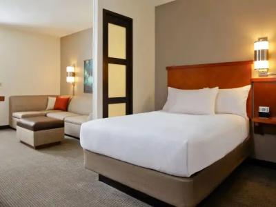 Hyatt Place Phoenix North - 40