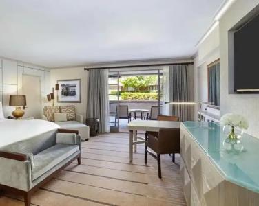 Arizona Biltmore, LXRs & Resorts - 4