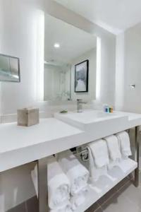 Radisson Phoenix Airport - 5