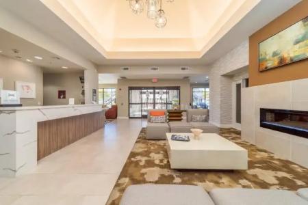 Hilton Garden Inn Phoenix Airport - 10