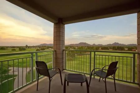 Embassy Suites by Hilton Phoenix Scottsdale - 7
