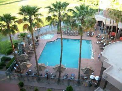 Embassy Suites by Hilton Phoenix Scottsdale - 16