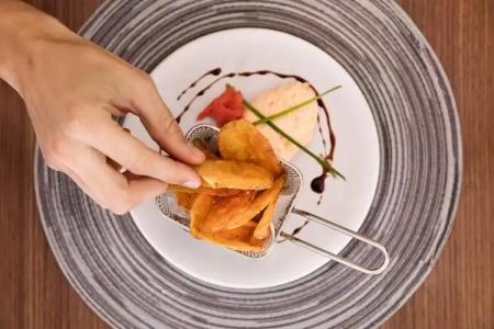 Embassy Suites by Hilton Phoenix Downtown North - 12