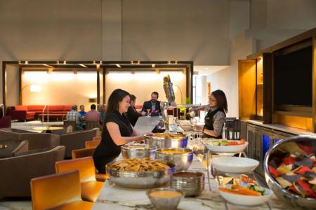 Embassy Suites by Hilton Phoenix Downtown North - 28