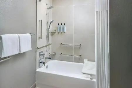 Courtyard Phoenix Airport - 7