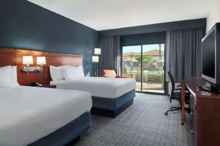 Courtyard Phoenix Airport - 36