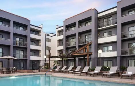 Courtyard Phoenix Airport - 14