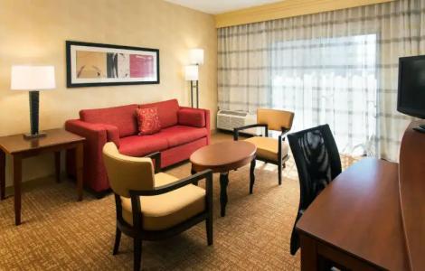 Courtyard Phoenix Airport - 13