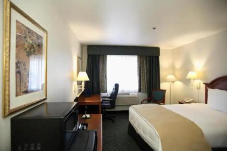 Baymont INN & Suites by Wyndham - 47