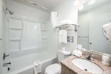 Baymont INN & Suites by Wyndham - 25