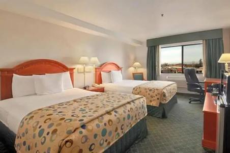 Baymont INN & Suites by Wyndham - 43