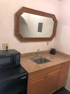 Channel Islands Inn - 45