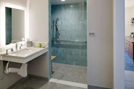 Hilton Los Angeles - 12