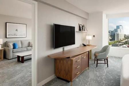 Hilton Los Angeles - 30