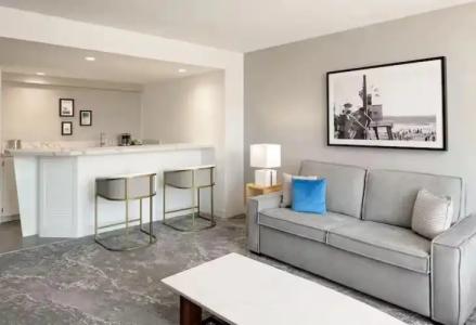 Hilton Los Angeles - 45