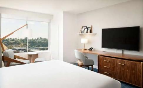 Hilton Los Angeles - 5