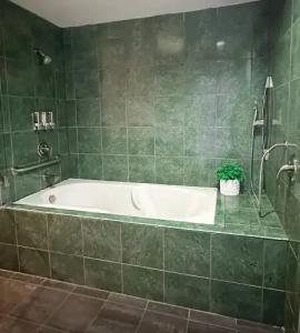 Blue Lantern Inn, A Four Sisters Inn - 12