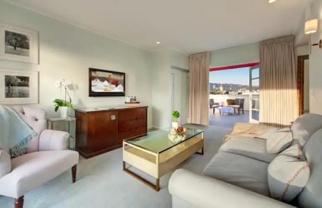 Luxe Rodeo Drive - 4