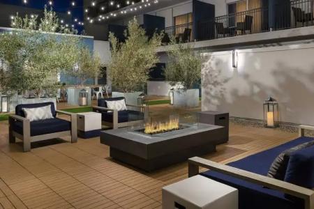 Luxe Rodeo Drive - 19