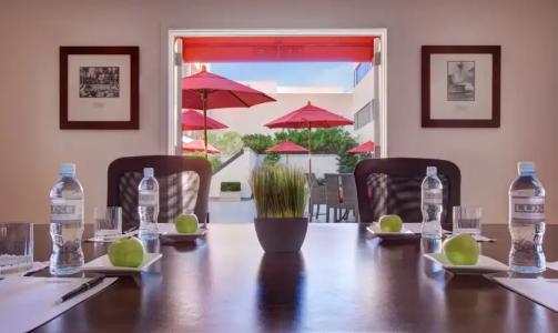 Luxe Rodeo Drive - 10