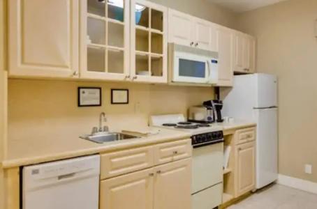 Sun Harbour Boutique - 12