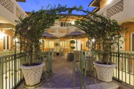 Sun Harbour Boutique - 10