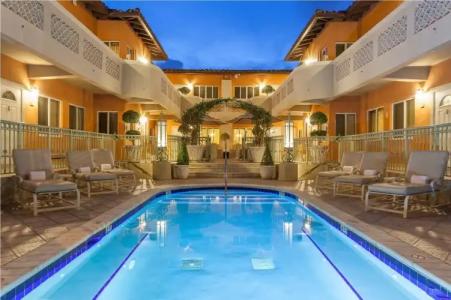 Sun Harbour Boutique - 8