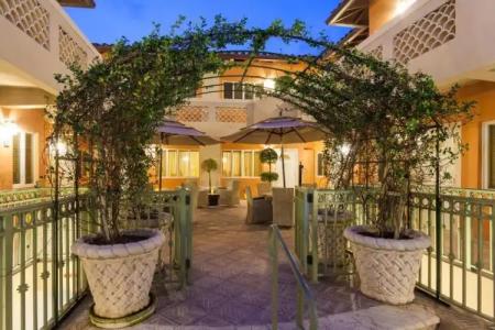 Sun Harbour Boutique - 18